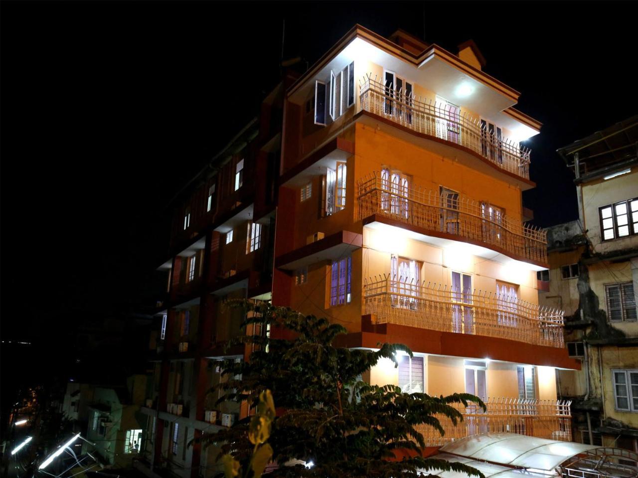 Oyo 9797 Hotel Vbee Plaza Thiruvananthapuram Exterior foto