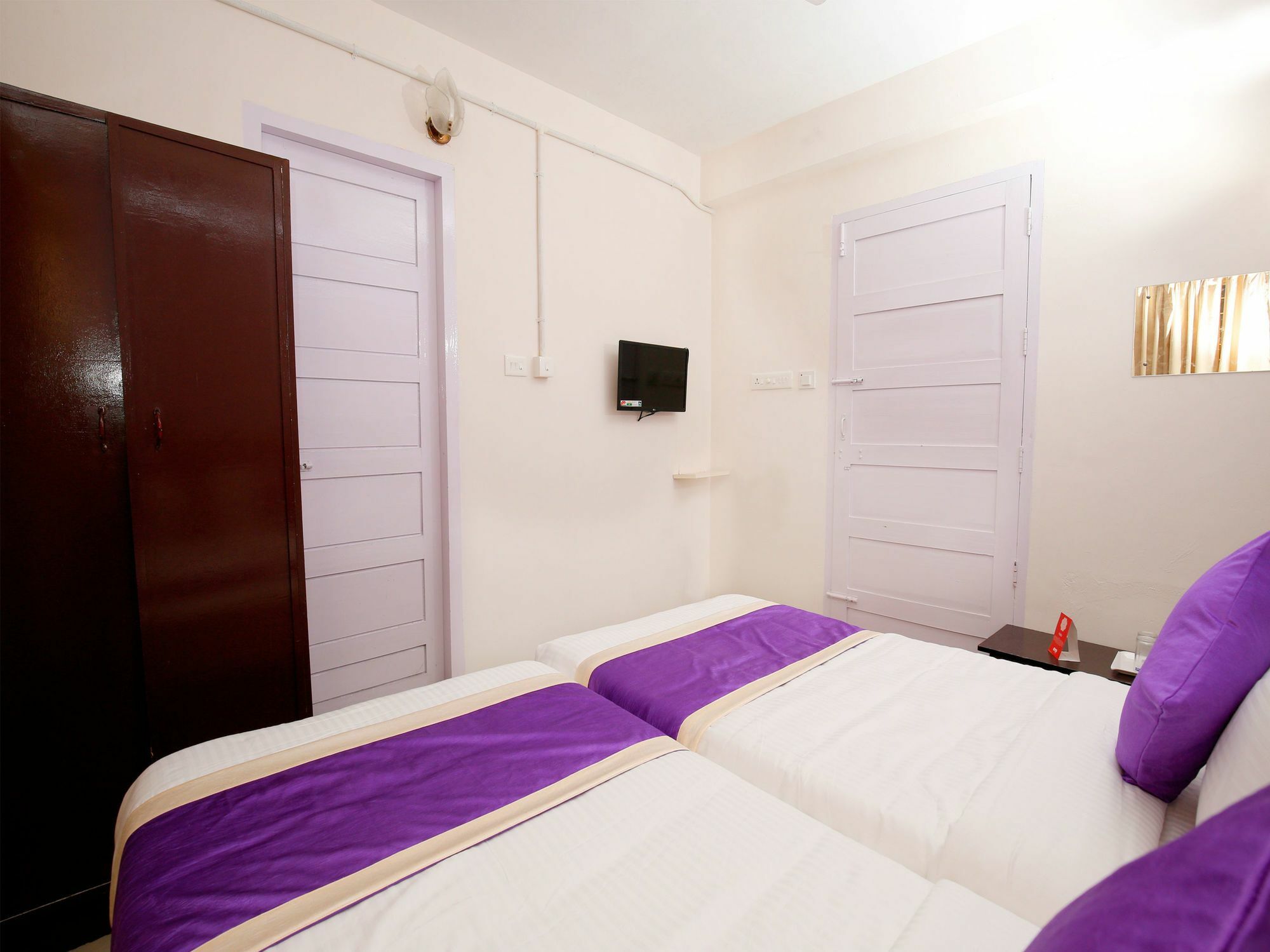 Oyo 9797 Hotel Vbee Plaza Thiruvananthapuram Exterior foto
