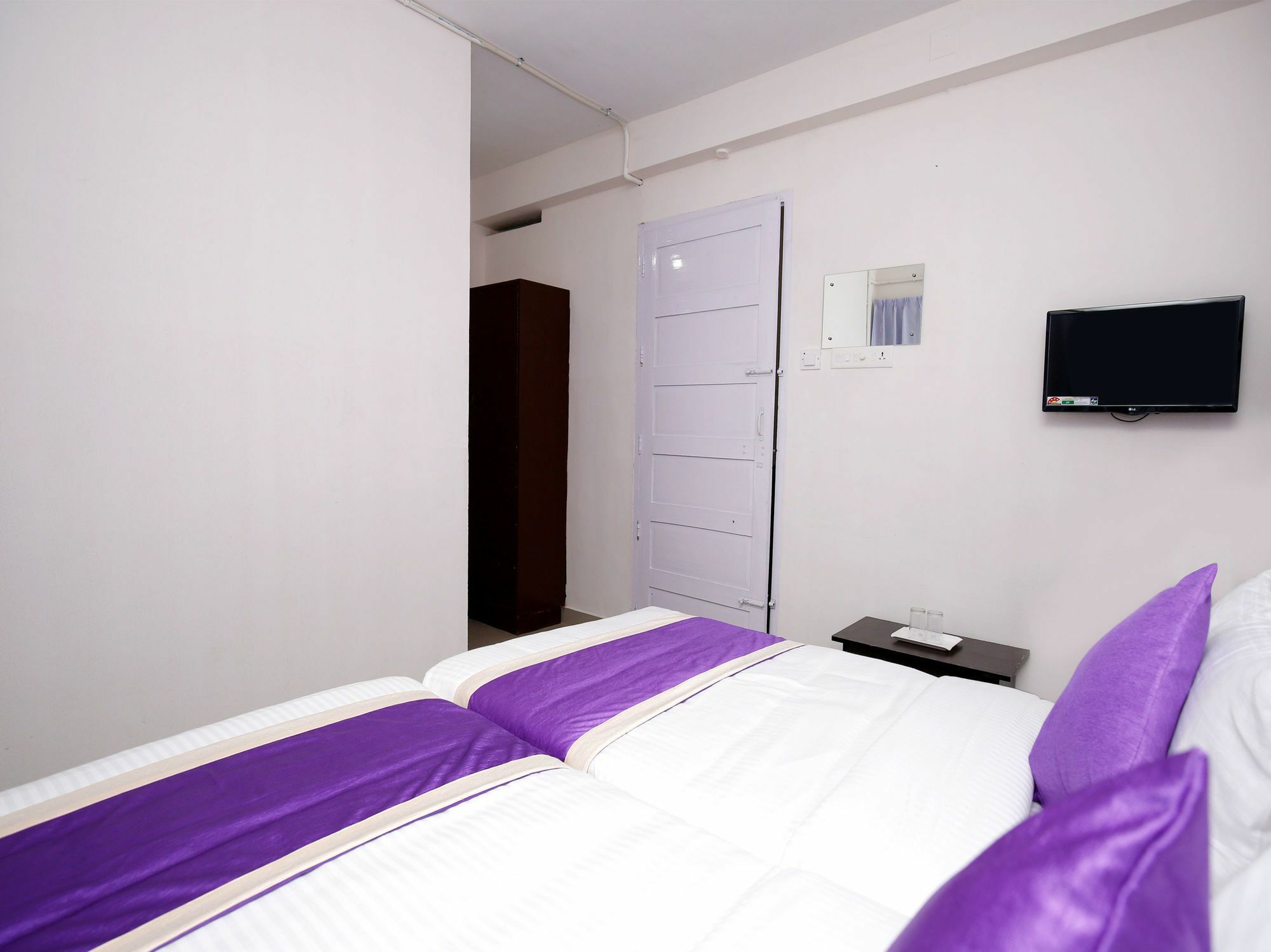 Oyo 9797 Hotel Vbee Plaza Thiruvananthapuram Exterior foto