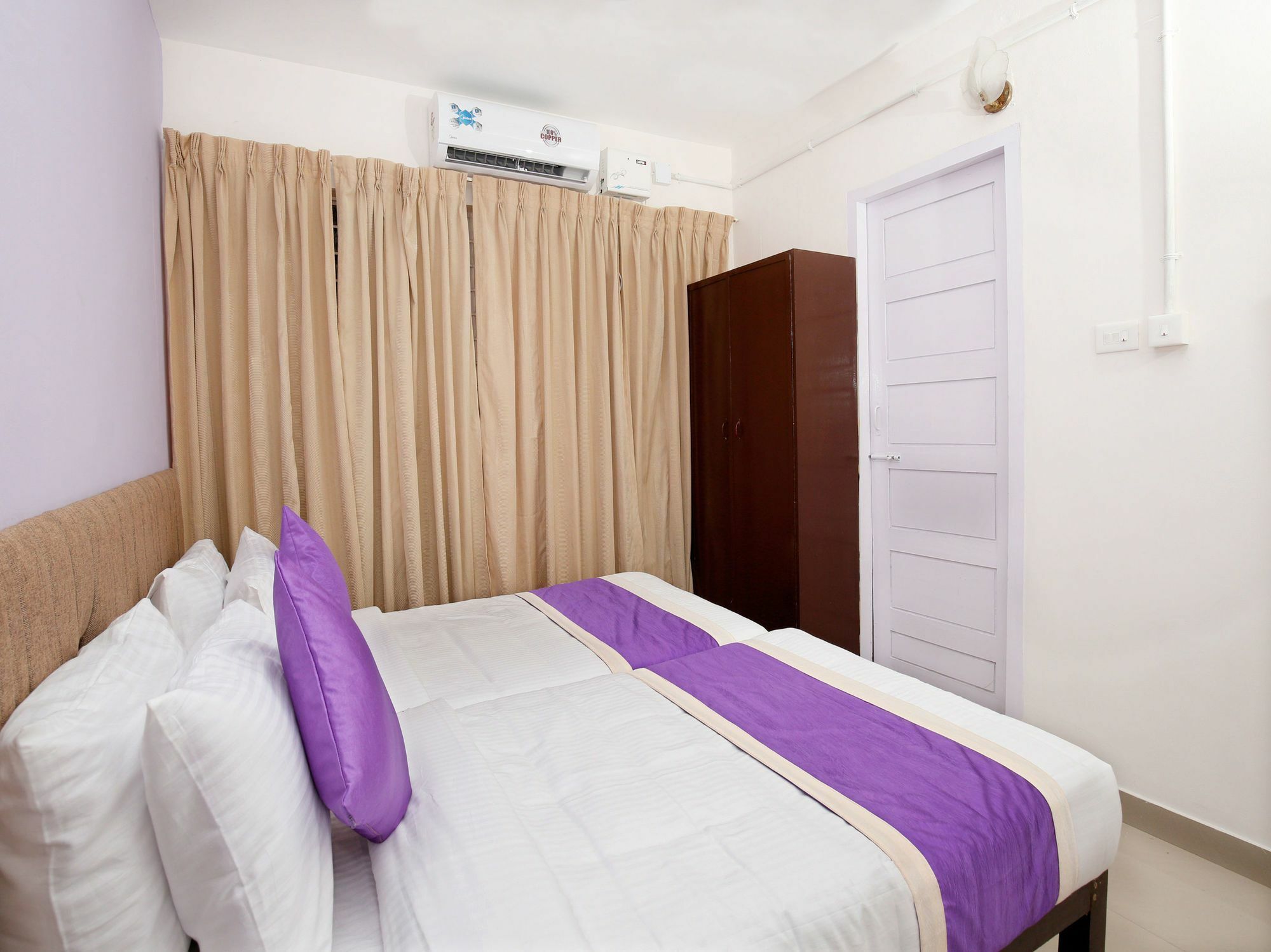 Oyo 9797 Hotel Vbee Plaza Thiruvananthapuram Exterior foto