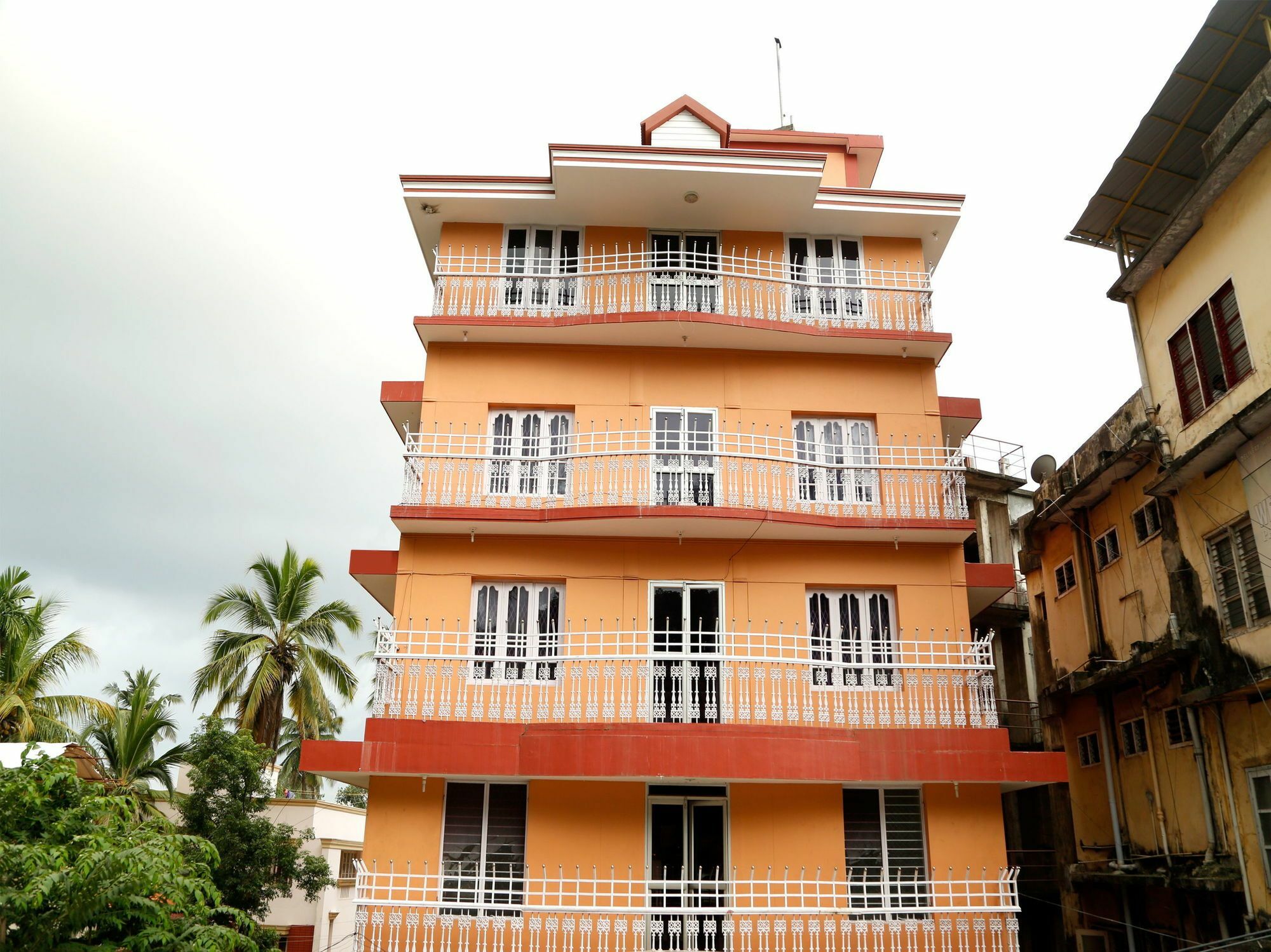 Oyo 9797 Hotel Vbee Plaza Thiruvananthapuram Exterior foto